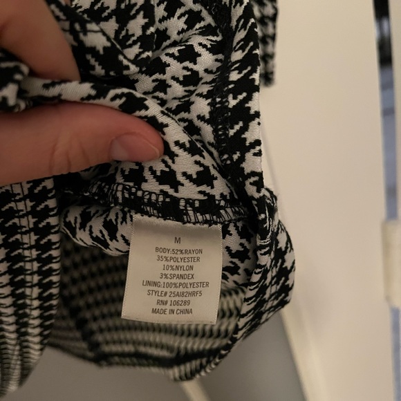 SOLD - Houndstooth Mini Long Sleeve Dress Size M - Picture 6 of 8